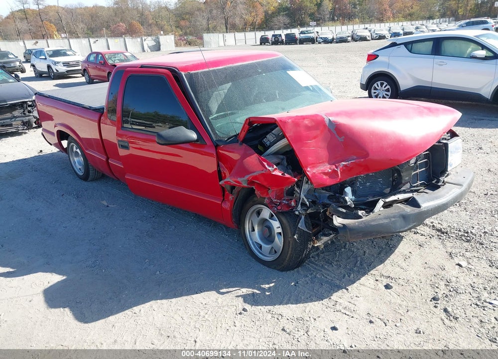 2001 GMC SONOMA SLS VIN: 1GTCS195018168915