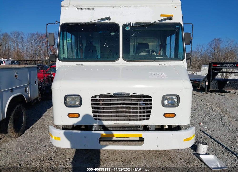 2014 FREIGHTLINER CHASSIS M LINE WALK-IN VAN VIN: 4UZAC2DVXECFX6907