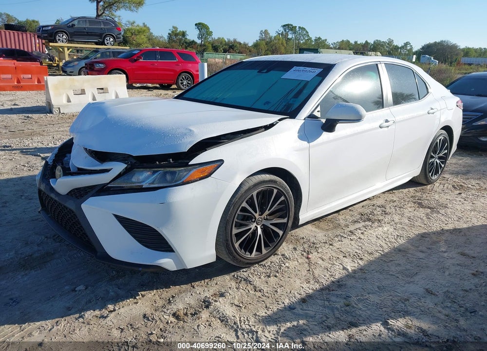 2018 TOYOTA CAMRY SE VIN: 4T1B11HK0JU048704