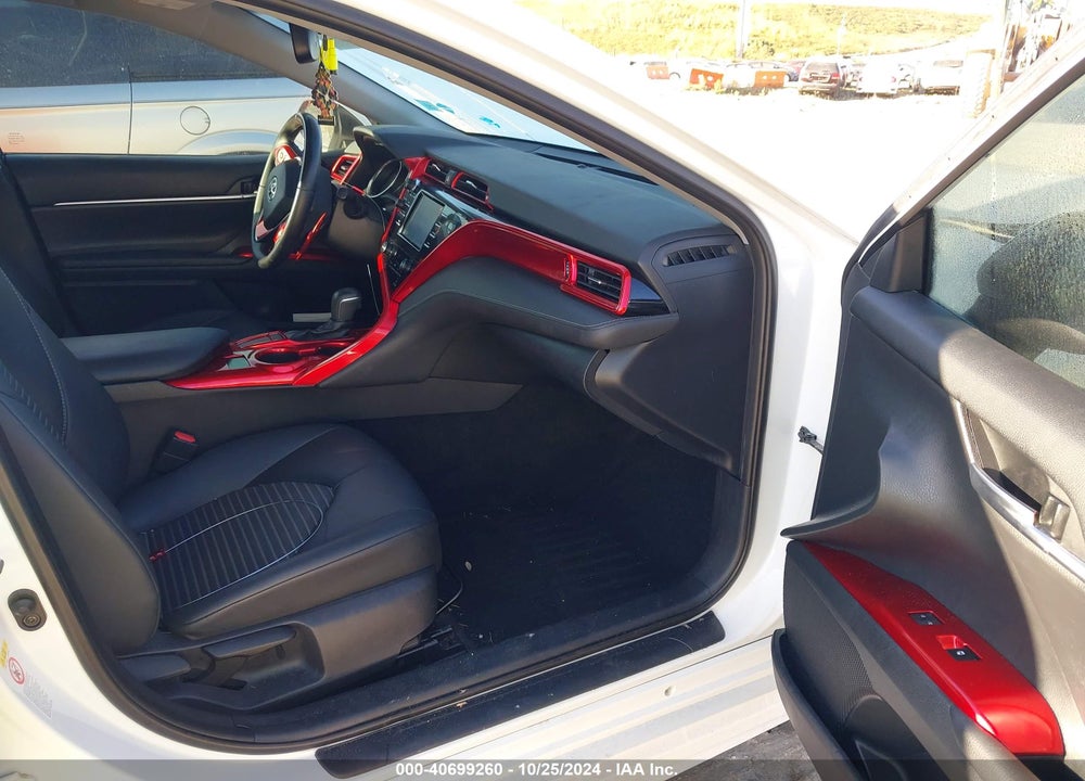 2018 TOYOTA CAMRY SE VIN: 4T1B11HK0JU048704
