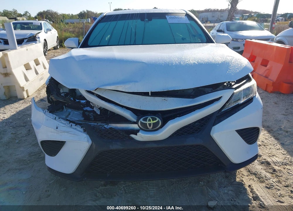 2018 TOYOTA CAMRY SE VIN: 4T1B11HK0JU048704