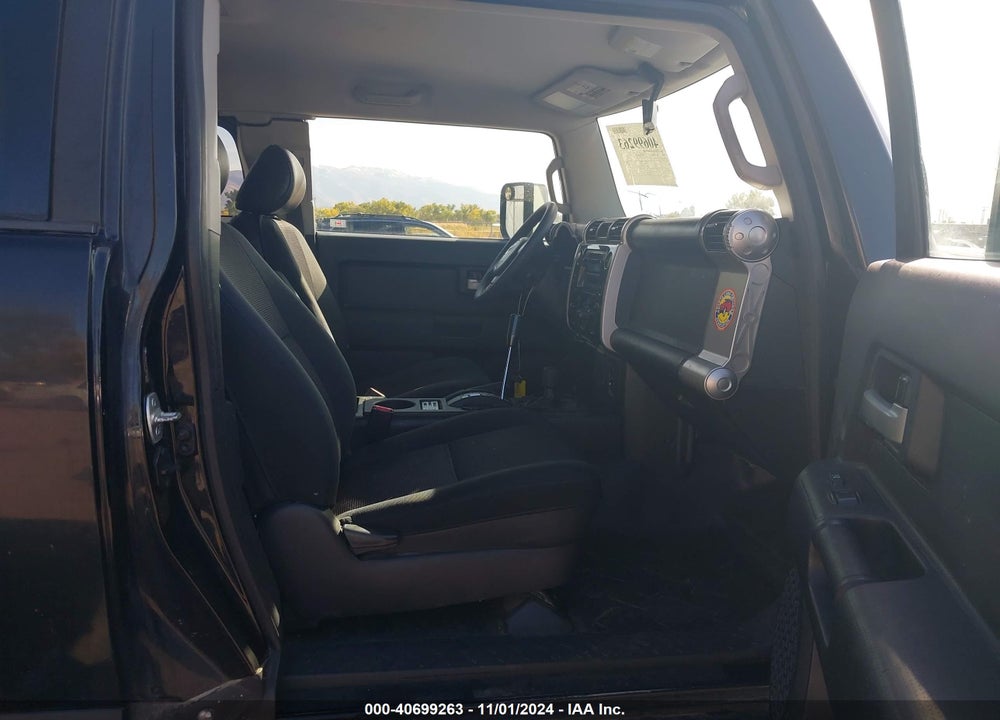 2007 TOYOTA FJ CRUISER VIN: JTEBU11F170076709