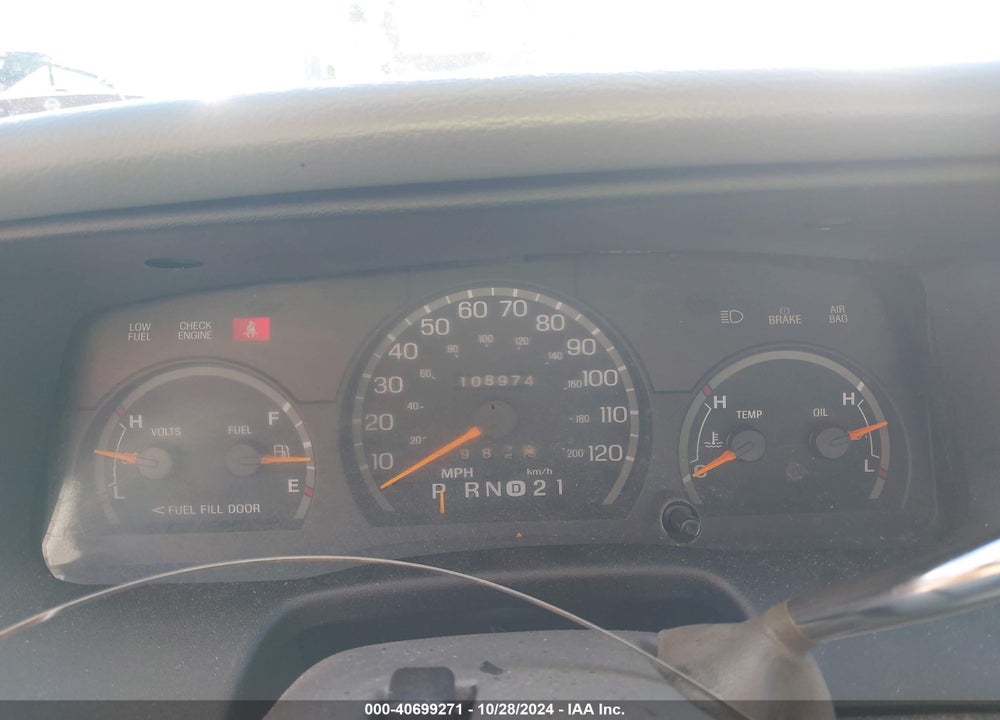 1997 FORD CROWN VICTORIA LX VIN: 2FALP74W9VX235253