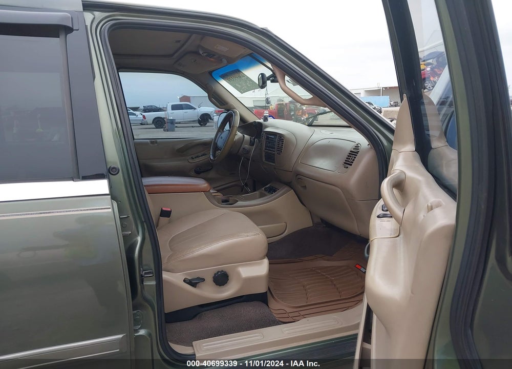 2001 FORD EXPEDITION EDDIE BAUER VIN: 1FMRU17L81LA15911
