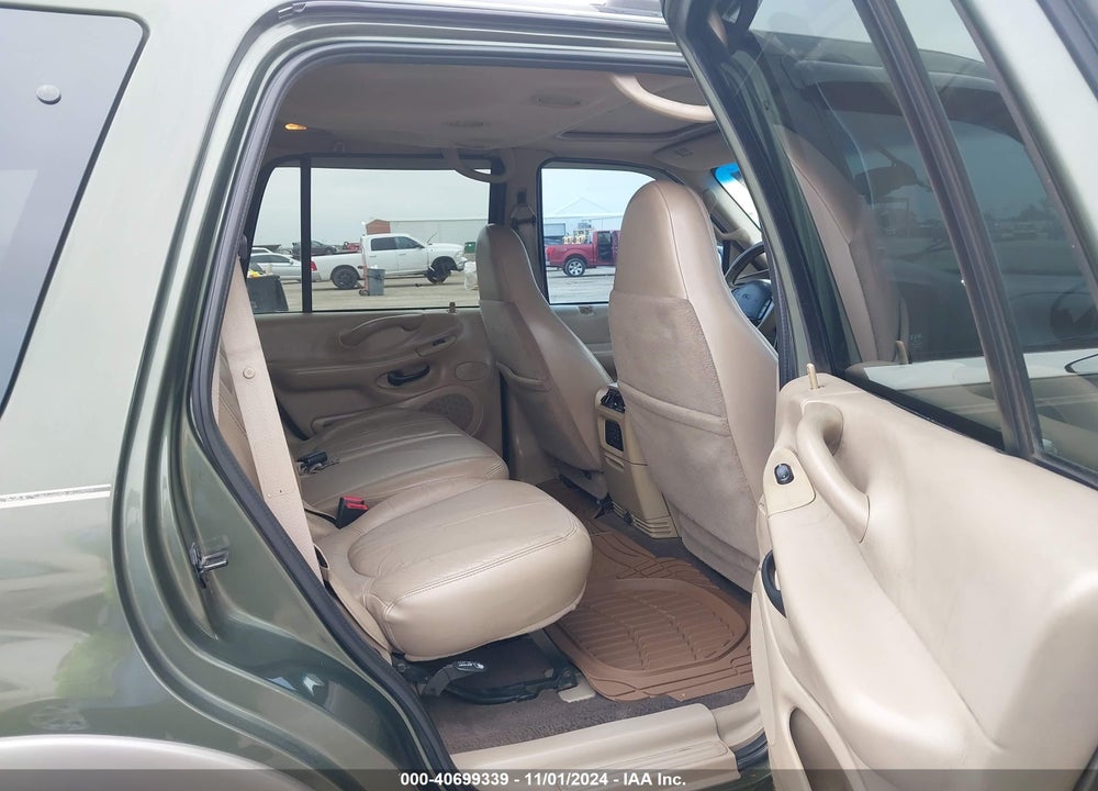 2001 FORD EXPEDITION EDDIE BAUER VIN: 1FMRU17L81LA15911