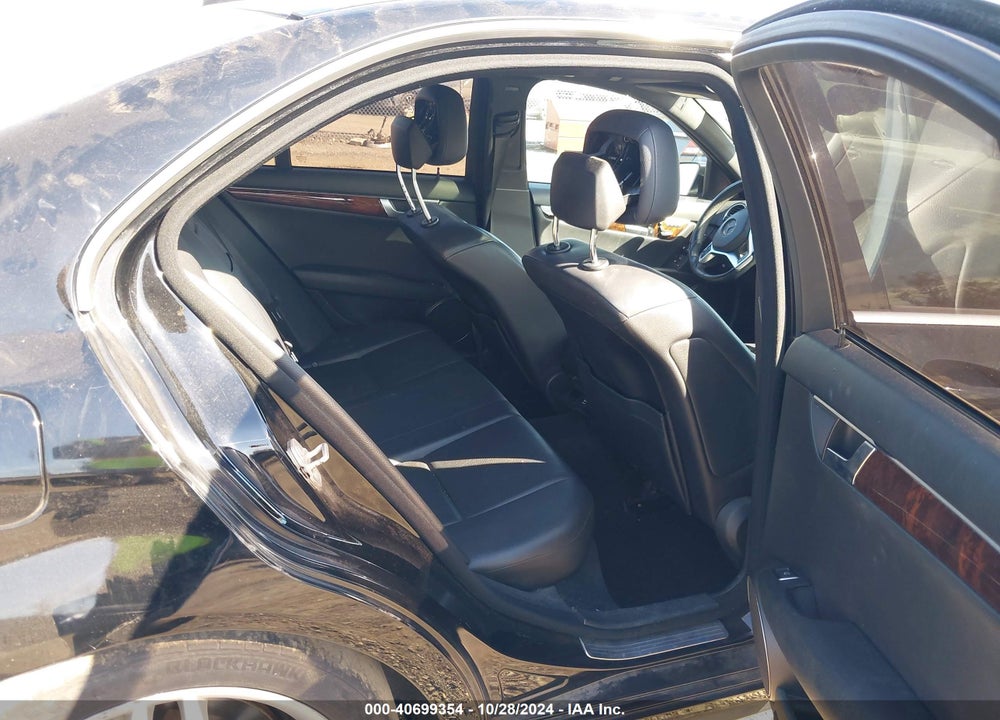 2013 MERCEDES-BENZ C 300 LUXURY 4MATIC/SPORT 4MATIC VIN: WDDGF8AB6DR275438