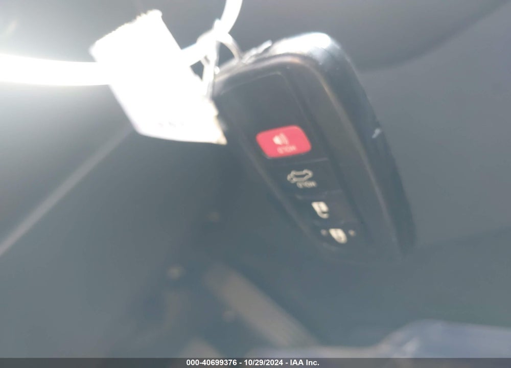 2019 TOYOTA RAV4 XLE PREMIUM VIN: JTMC1RFV9KD021152