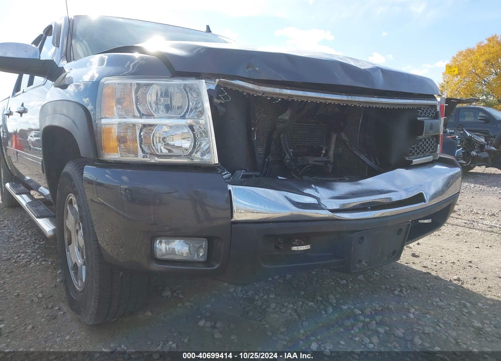 2011 CHEVROLET SILVERADO 1500 LT VIN: 3GCUKSE29BG262311