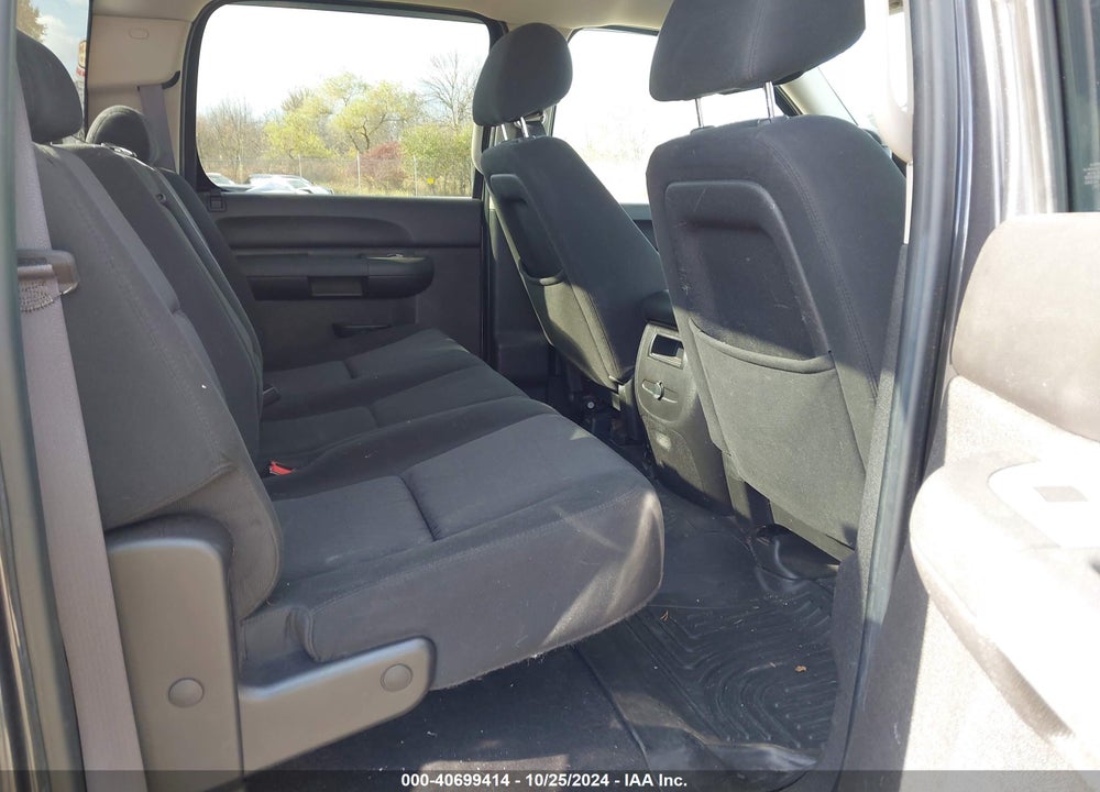 2011 CHEVROLET SILVERADO 1500 LT VIN: 3GCUKSE29BG262311