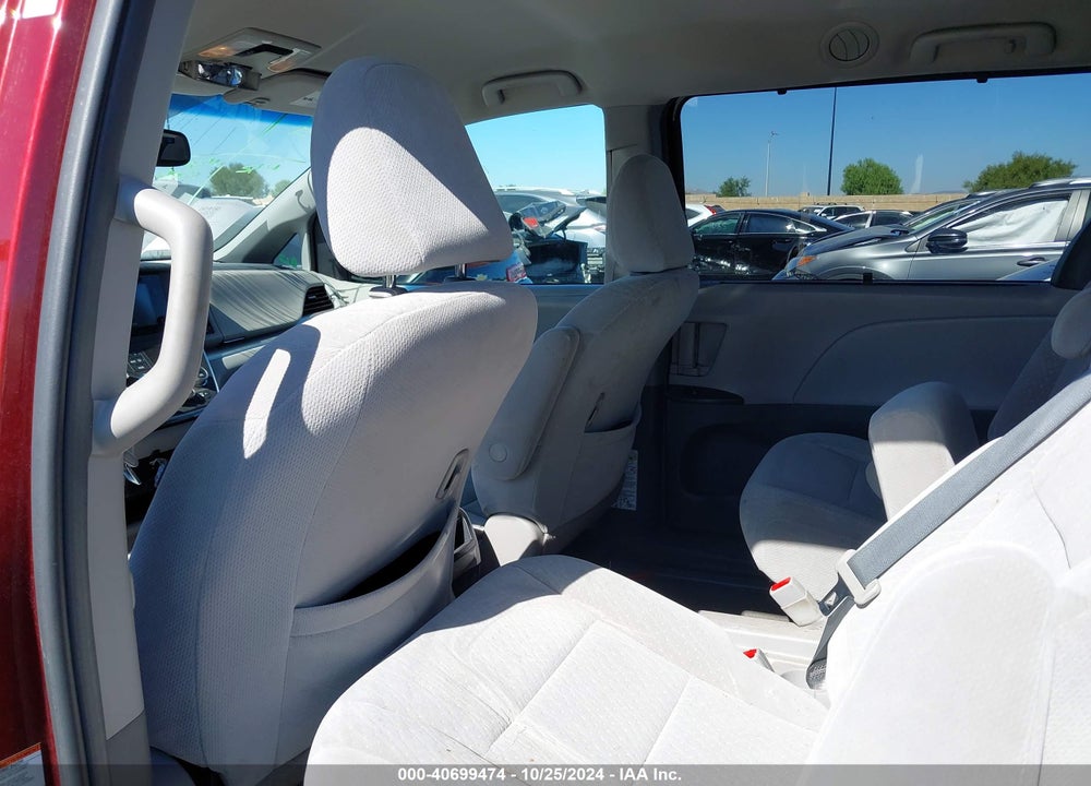 2017 TOYOTA SIENNA LE 8 PASSENGER VIN: 5TDKZ3DC8HS786756