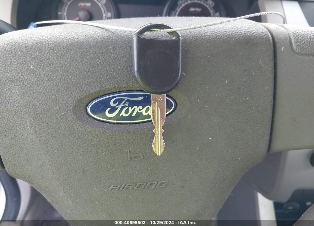 2008 FORD FOCUS S VIN: 1FAHP34N68W158251