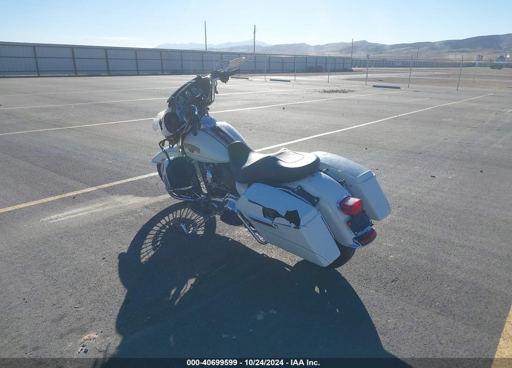 2014 HARLEY-DAVIDSON FLHTK SHRINE ULTRA LIMITED VIN: 1HD1KNL11EB658548