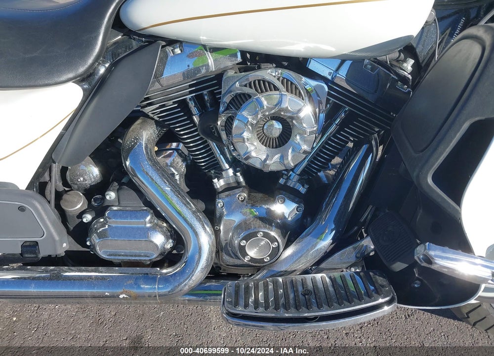 2014 HARLEY-DAVIDSON FLHTK SHRINE ULTRA LIMITED VIN: 1HD1KNL11EB658548