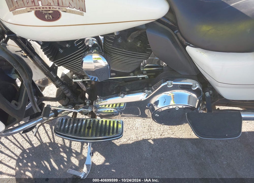 2014 HARLEY-DAVIDSON FLHTK SHRINE ULTRA LIMITED VIN: 1HD1KNL11EB658548
