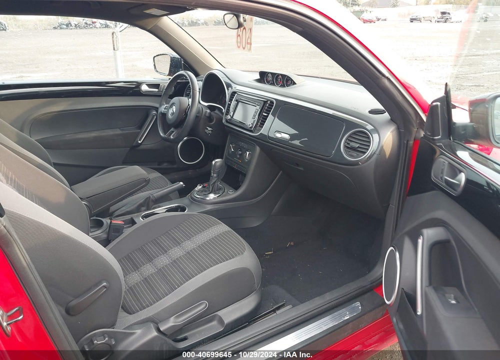 2012 VOLKSWAGEN BEETLE 2.0T TURBO VIN: 3VWV67ATXCM658493