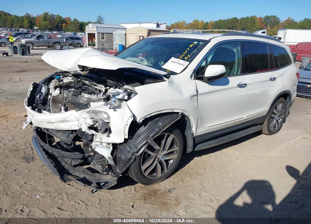 2018 HONDA PILOT TOURING VIN: 5FNYF5H90JB008913