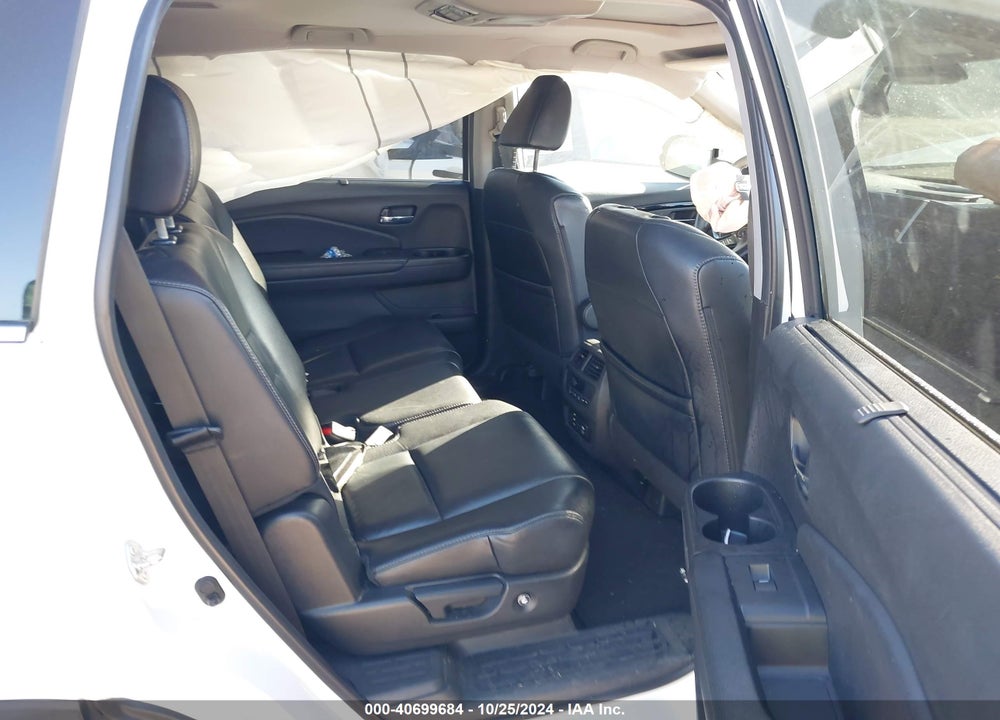 2018 HONDA PILOT TOURING VIN: 5FNYF5H90JB008913