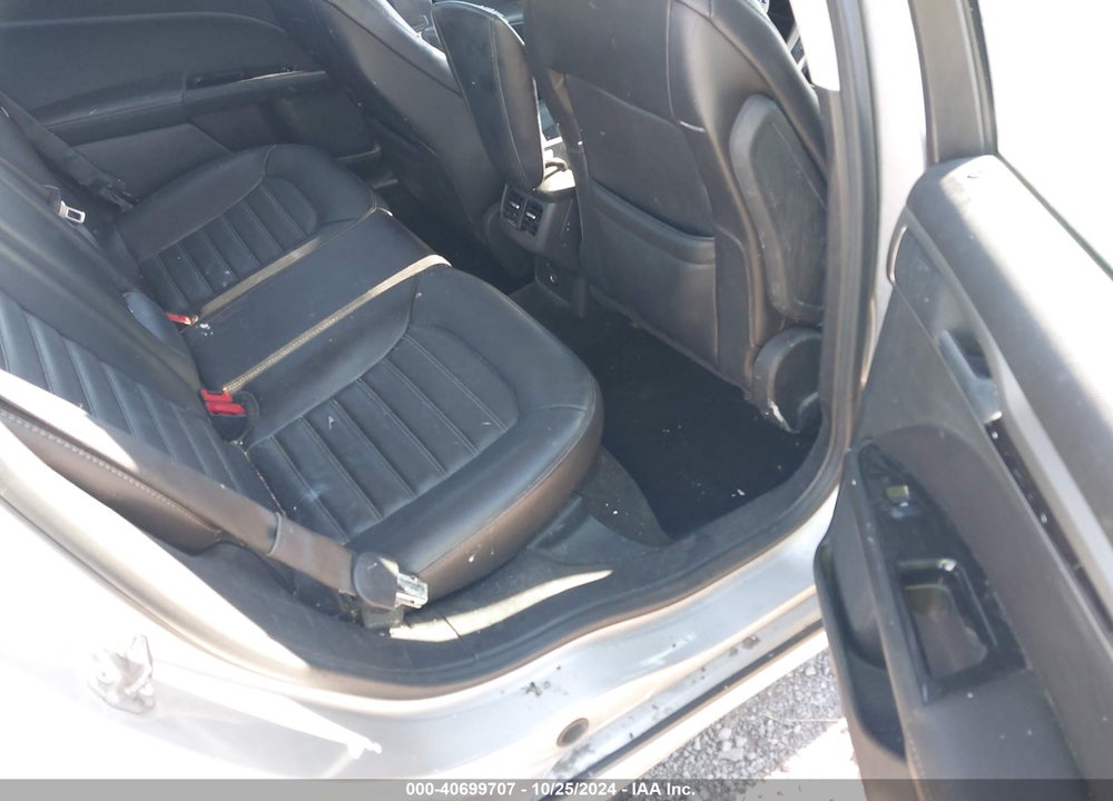 2015 FORD FUSION SE VIN: 3FA6P0HD4FR188307