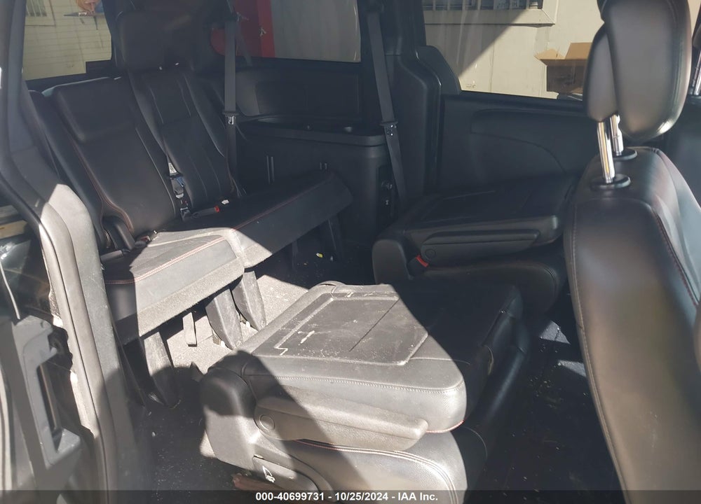 2011 DODGE GRAND CARAVAN R/T VIN: 2D4RN7DG1BR711923