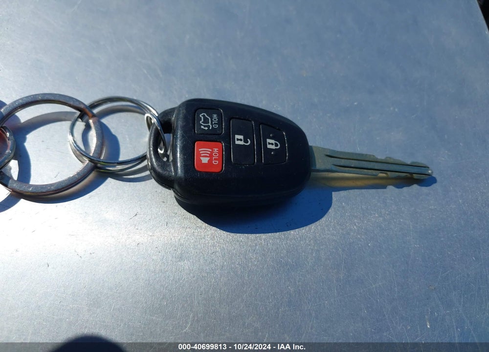 2016 TOYOTA RAV4 XLE VIN: 2T3WFREVXGW235416