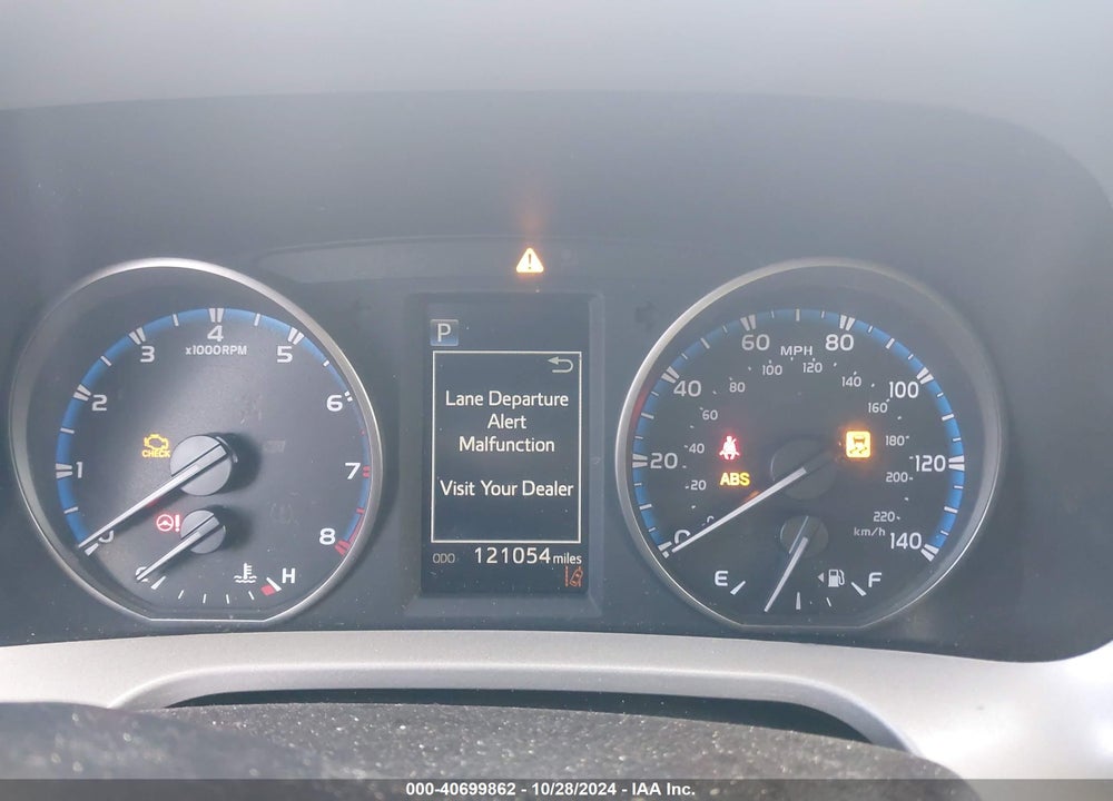 2018 TOYOTA RAV4 LE VIN: 2T3BFREV9JW853199