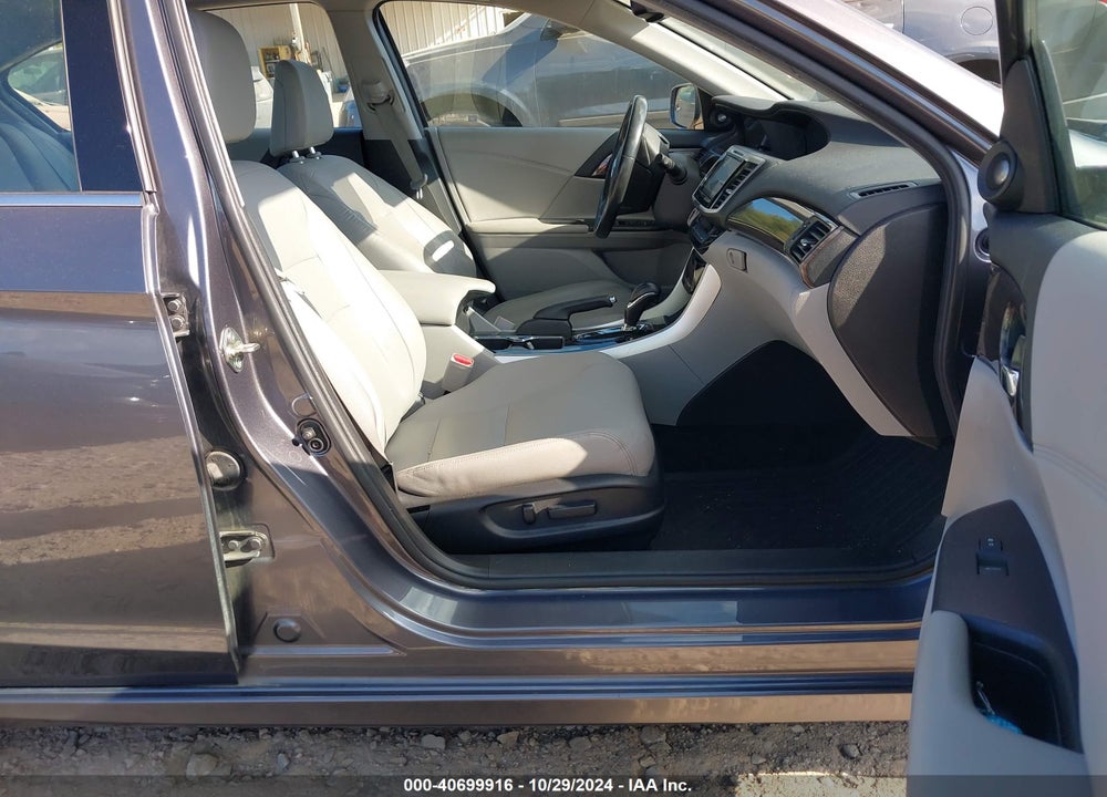 2017 HONDA ACCORD TOURING V6 VIN: 1HGCR3F98HA020112