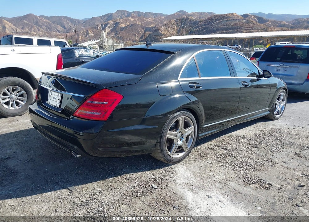 2008 MERCEDES-BENZ S 550 VIN: WDDNG71X18A226677