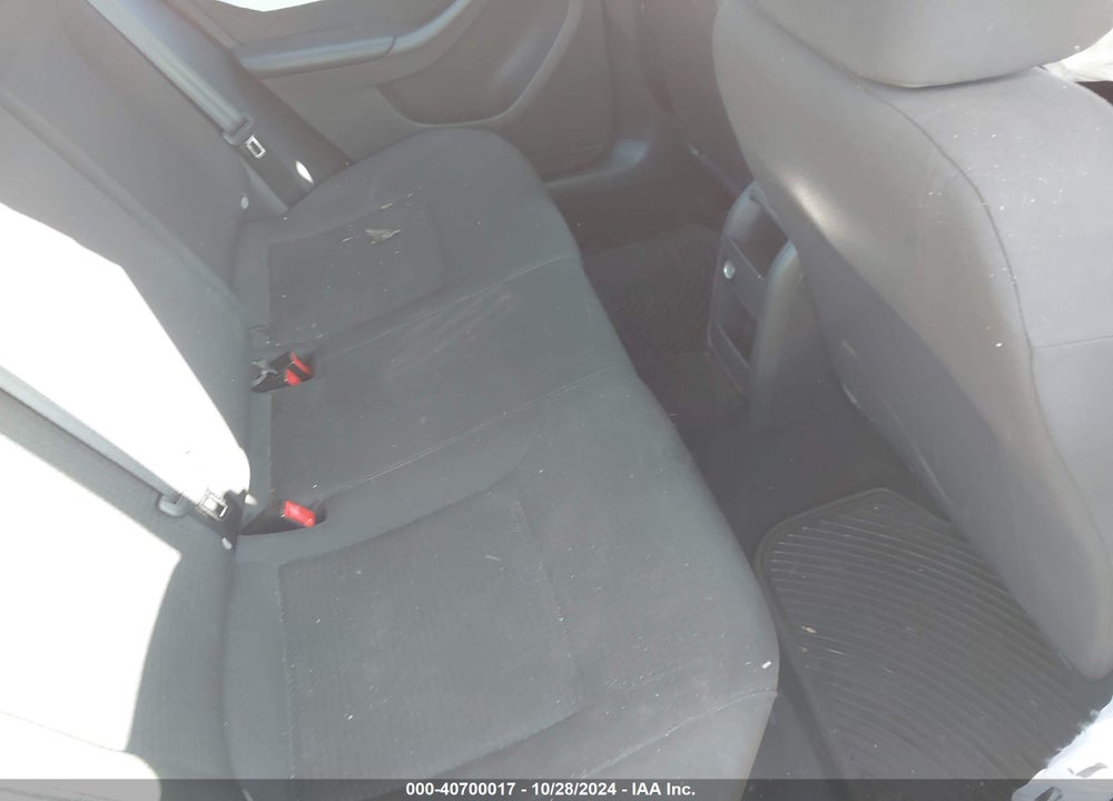 2015 VOLKSWAGEN JETTA 1.8T SE VIN: 3VWD17AJ3FM321550