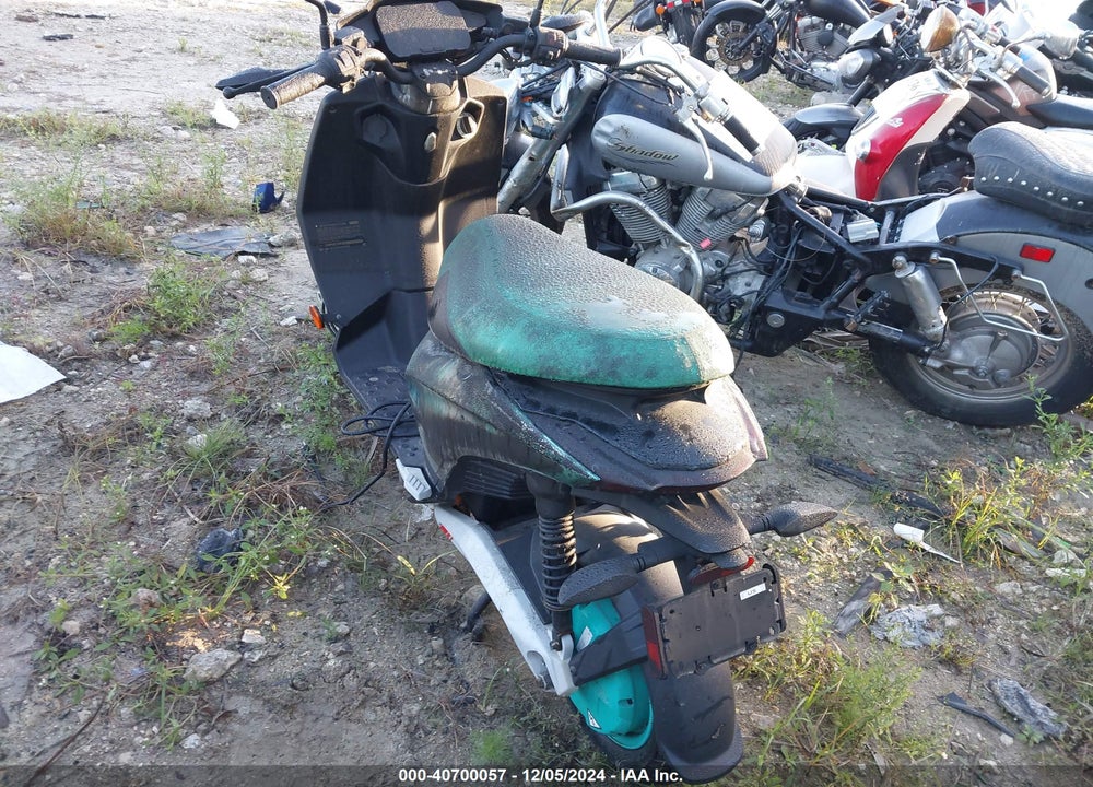 2022 PIAGGIO 1 ACTIVE VIN: ZAPME1EB4N4000407