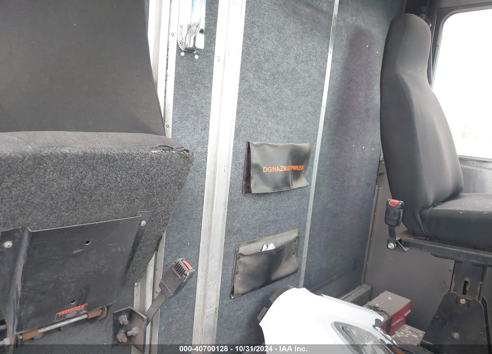 2017 FREIGHTLINER MT45 VIN: 4UZAAPDU6HCJA6056
