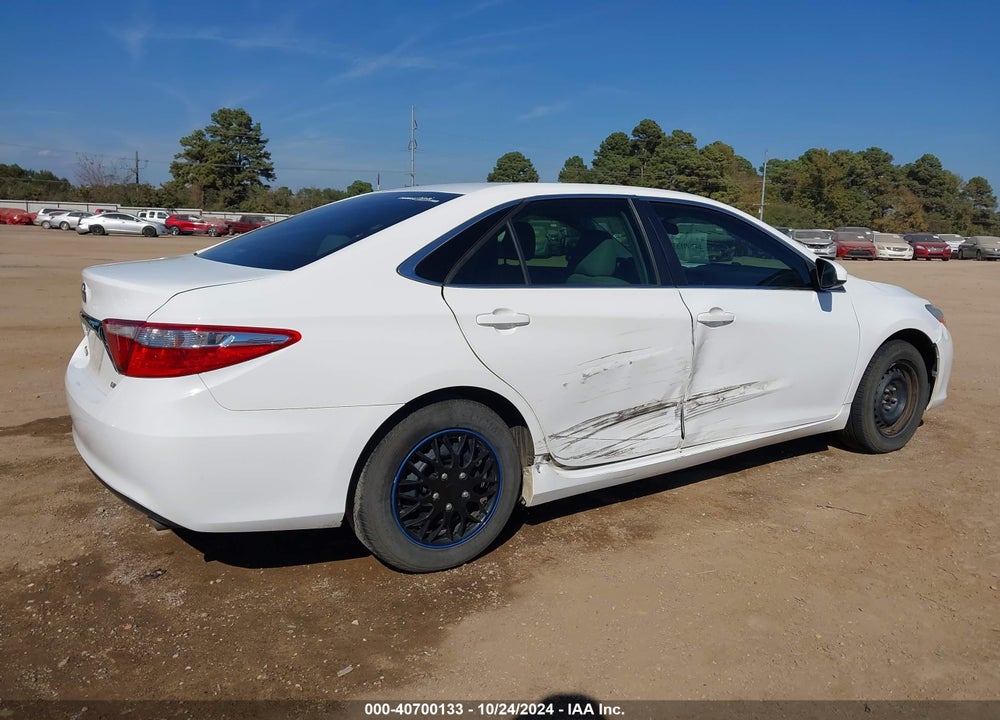 2017 TOYOTA CAMRY LE VIN: 4T1BF1FK2HU774305