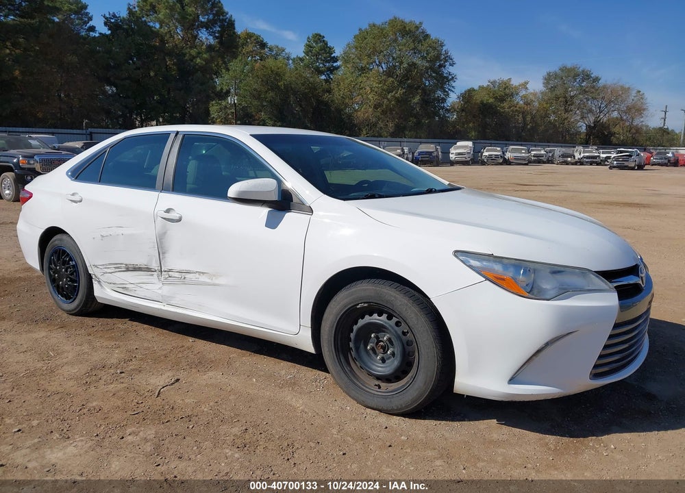 2017 TOYOTA CAMRY LE VIN: 4T1BF1FK2HU774305