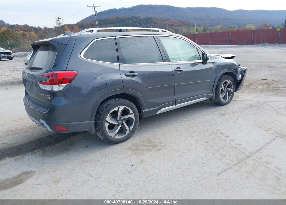2022 SUBARU FORESTER TOURING VIN: JF2SKARC9NH525963