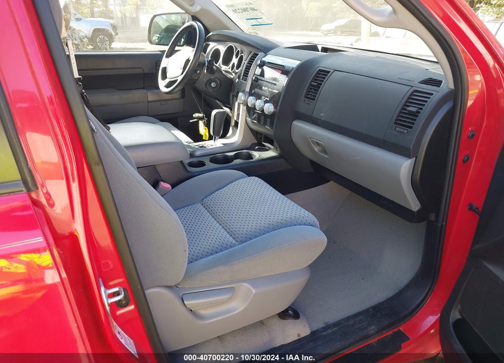2011 TOYOTA TUNDRA GRADE 5.7L V8 VIN: 5TFUY5F11BX179201