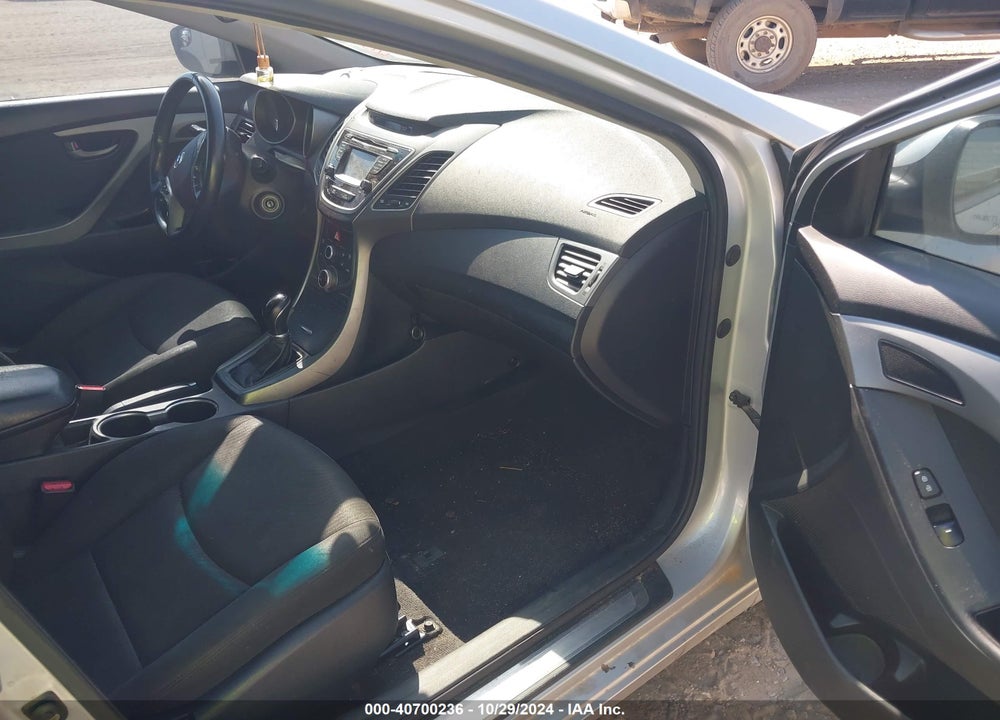 2015 HYUNDAI ELANTRA SE VIN: KMHDH4AE0FU227892