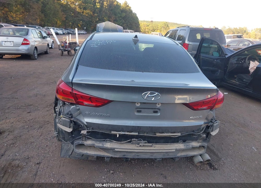 2018 HYUNDAI ELANTRA VIN: KMHD04LBXJU537373