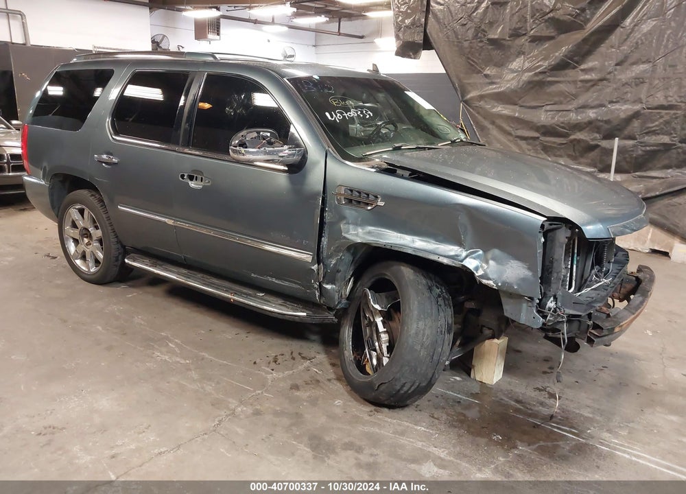 2008 CADILLAC ESCALADE STANDARD VIN: 1GYFK63818R209144