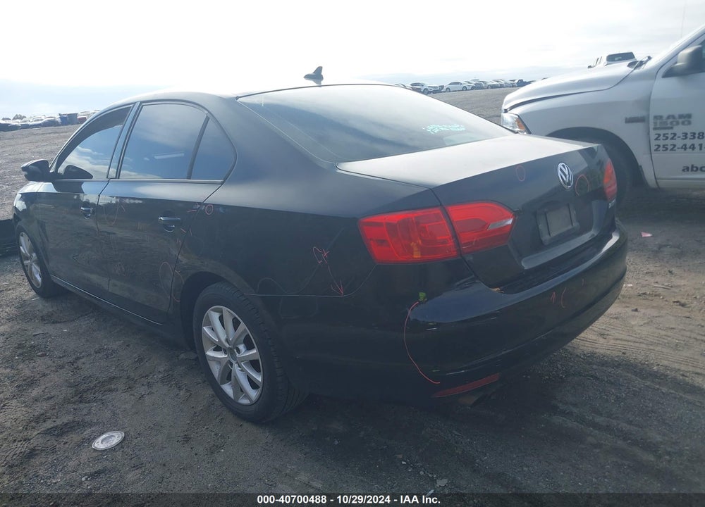 2011 VOLKSWAGEN JETTA 2.5L SE VIN: 3VWDZ7AJ8BM054392