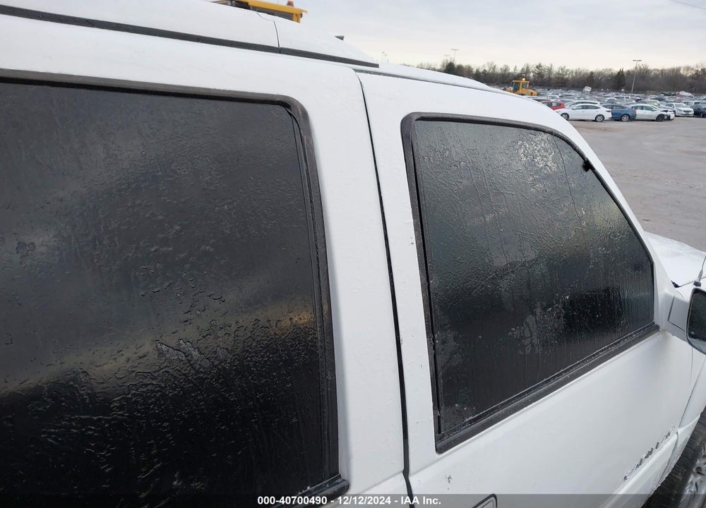 2000 CADILLAC ESCALADE STANDARD VIN: 1GYEK13R2YR127463