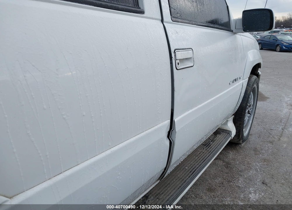 2000 CADILLAC ESCALADE STANDARD VIN: 1GYEK13R2YR127463