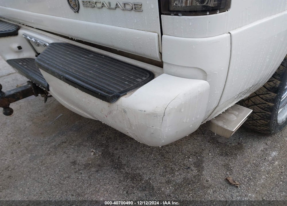 2000 CADILLAC ESCALADE STANDARD VIN: 1GYEK13R2YR127463