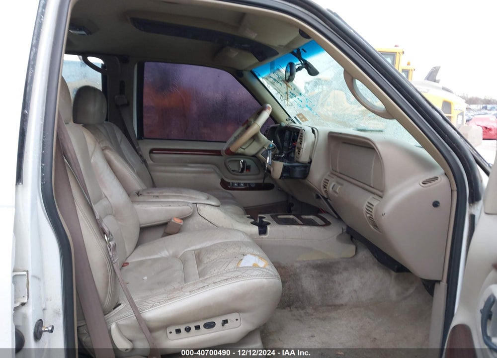 2000 CADILLAC ESCALADE STANDARD VIN: 1GYEK13R2YR127463