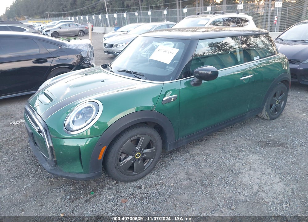 2022 MINI SE HARDTOP COOPER VIN: WMW13DJ03N2R54185