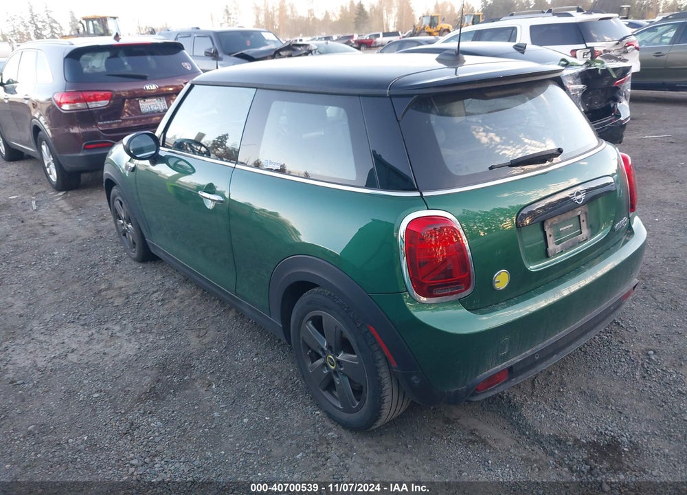 2022 MINI SE HARDTOP COOPER VIN: WMW13DJ03N2R54185