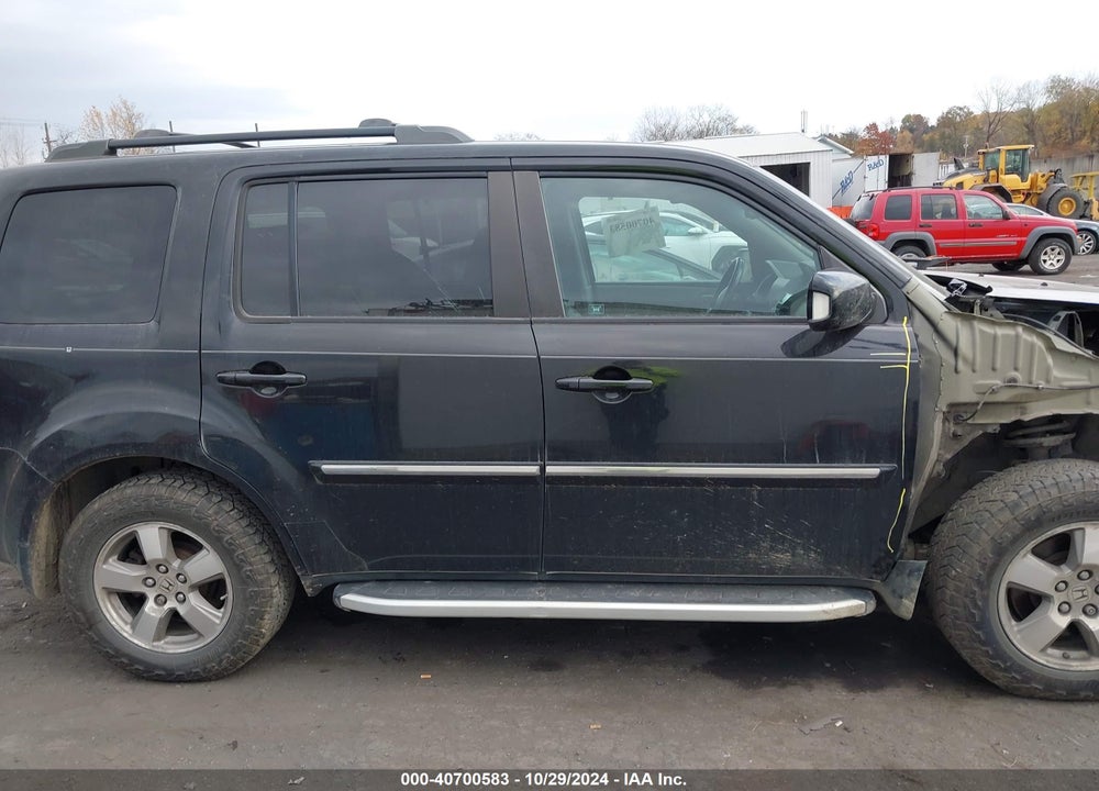 2011 HONDA PILOT TOURING VIN: 5FNYF4H9XBB099507