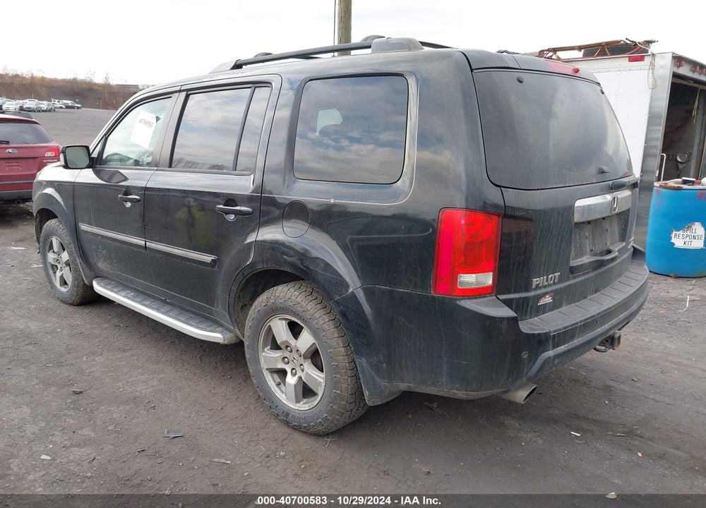 2011 HONDA PILOT TOURING VIN: 5FNYF4H9XBB099507