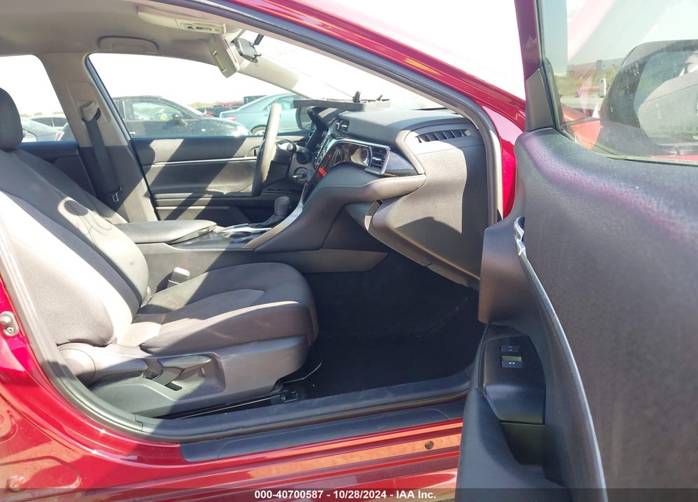 2020 TOYOTA CAMRY LE VIN: 4T1C11AK7LU395738