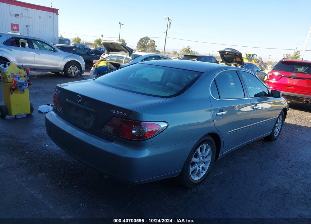 2002 LEXUS ES 300 VIN: JTHBF30G220047859