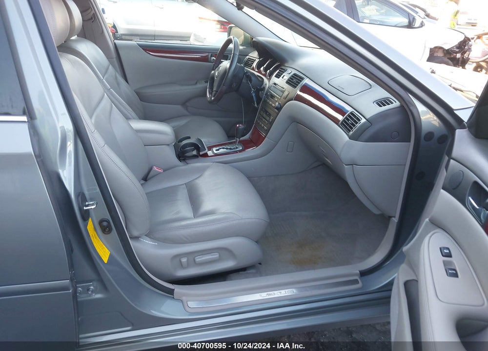 2002 LEXUS ES 300 VIN: JTHBF30G220047859