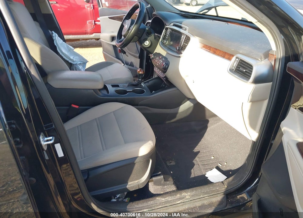 2017 KIA SORENTO 2.4L LX VIN: 5XYPGDA35HG237485